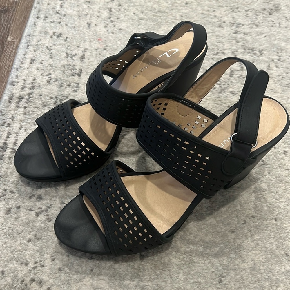 Worn once for new years. SUPER comfy